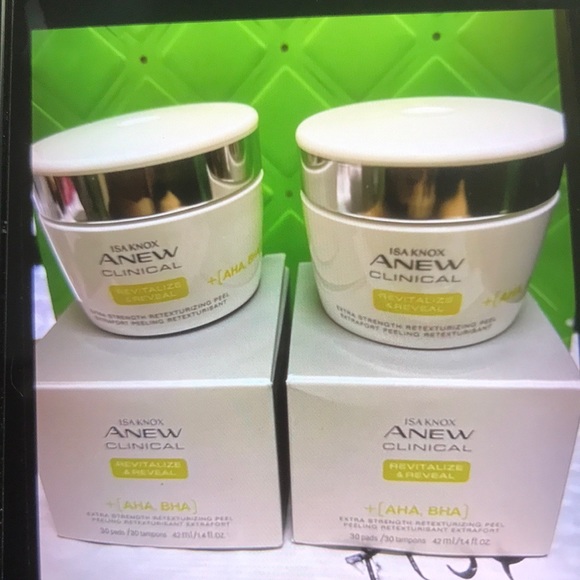 Avon Other - Avon Isa Knox retexturing peel